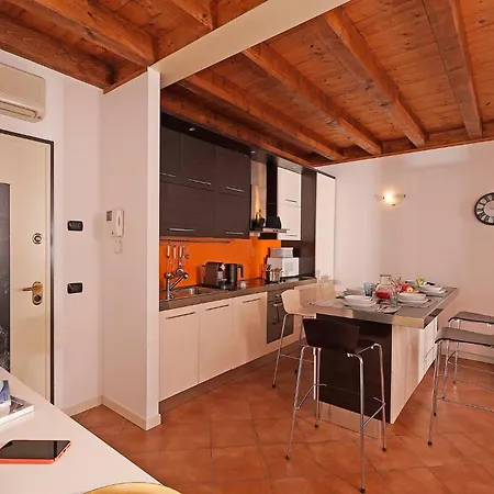Borgo Del Torchio - Gardagate * Manerba del Garda